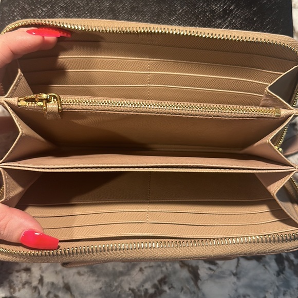 Prada Beige Saffiano Fiocco Long Wallet - Picture 5 of 6
